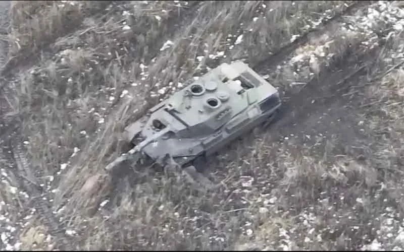 «Жги кошку!» - с таким приказом расчет ПТРК уничтожил первый украинский танк Leopard 1A5, подаренный Киеву немцами