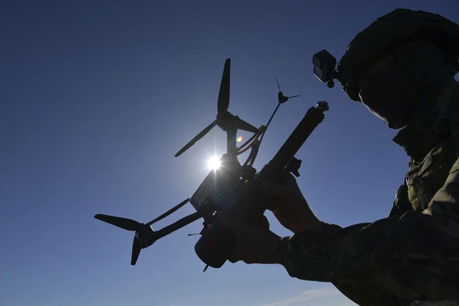 Германия уже год не может понять, чьи дроны следят за тренировками военных ФРГ и ВСУ